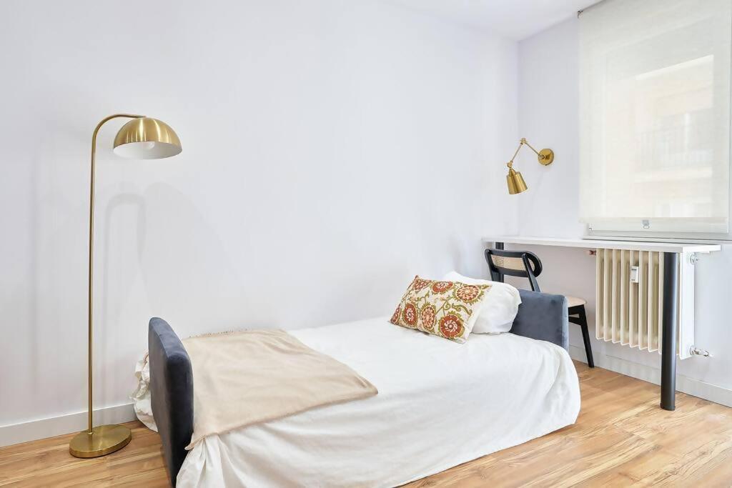 Apartamento Destino San Justo By Keyhom Apartment Salamanca Bagian luar foto